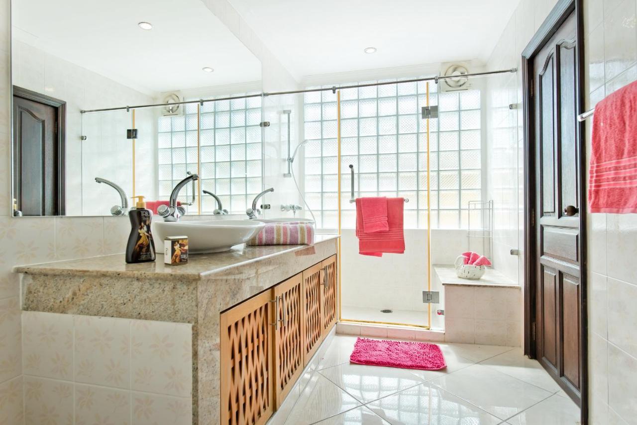 Butterfly Garden Boutique Residences Large Luxury Apts And Villas A Lifetsyle Destination By Neang, Everything You Need All Right Here 1-3 Bedrooms 110 To 190 Sq Mtrs, 2 Full Bathrooms, Rain Shower, Spa Bath, Bbq, Free Wifi, Staff 24-7, Close To Beac パッタヤー エクステリア 写真