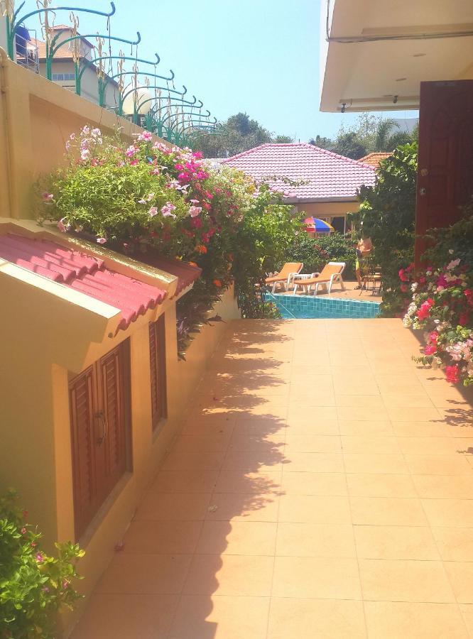 Butterfly Garden Boutique Residences Large Luxury Apts And Villas A Lifetsyle Destination By Neang, Everything You Need All Right Here 1-3 Bedrooms 110 To 190 Sq Mtrs, 2 Full Bathrooms, Rain Shower, Spa Bath, Bbq, Free Wifi, Staff 24-7, Close To Beac パッタヤー エクステリア 写真